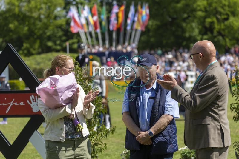 dressage PrizeGiving_Hamburg_20240512_SS350629.jpg